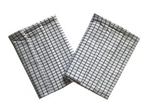 Motiv jemných drobných kostiček na extra savých utěrkách Drobná kostka bílo/černá - 3 ks,  | rozměr 50x70 cm.